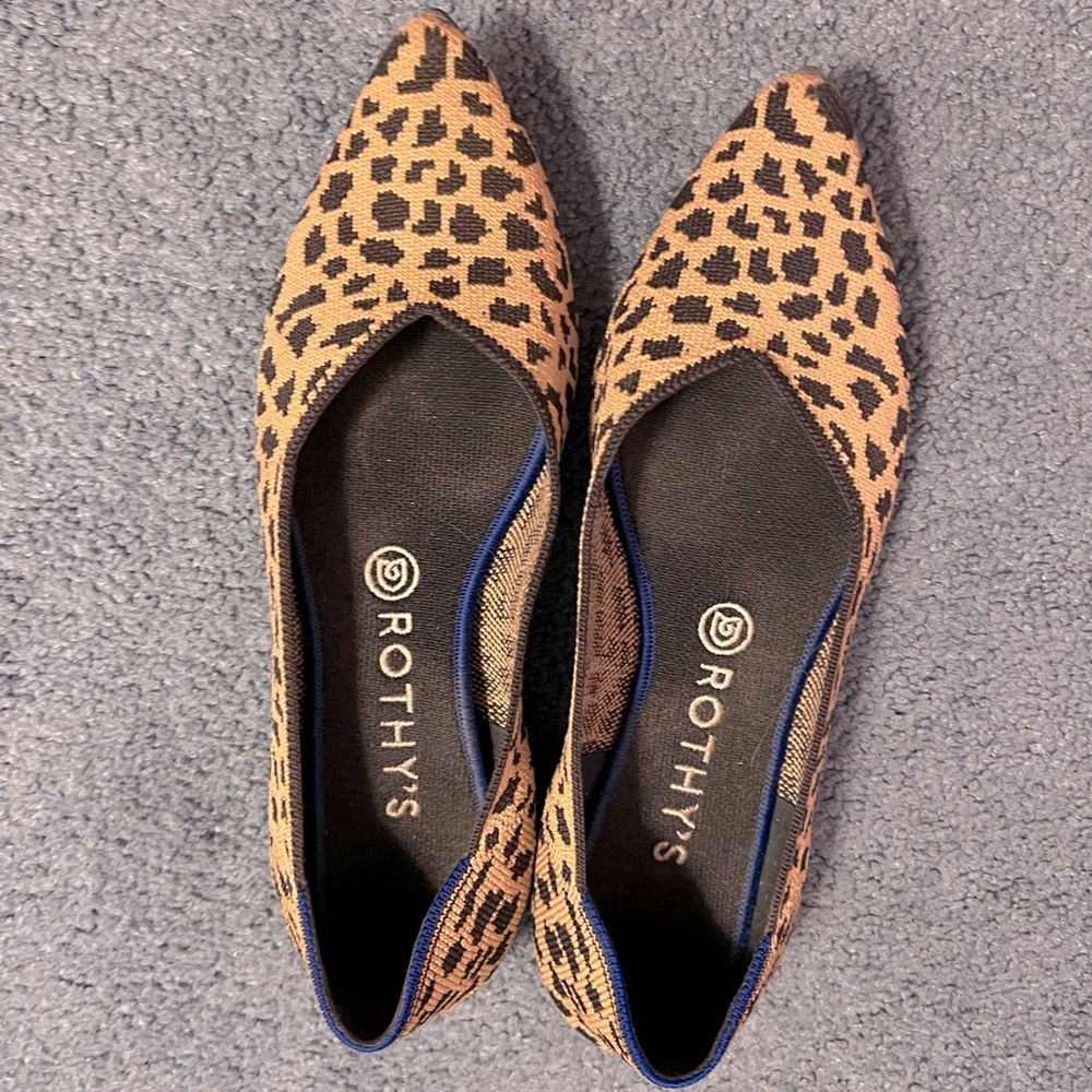 Rothy’s point leopard print